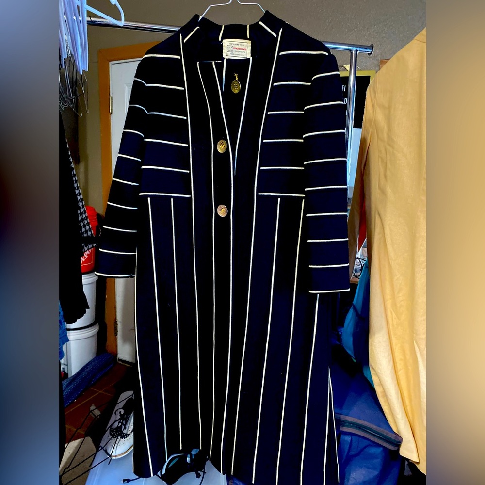 Vintage black white. 100% wool 100% Zephyr wool. Size large St Andrew’s coat.